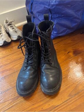 Women’s Black Leather Lace-Up Combat Boots